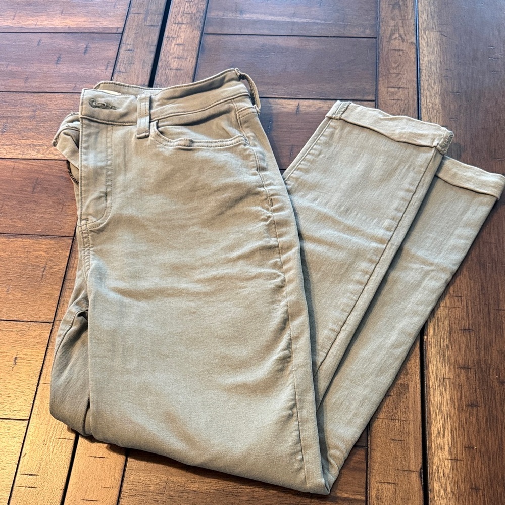 SO Women's Cropped Jeans - Light Green